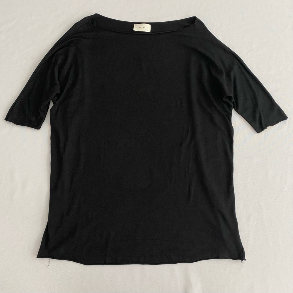 Vicolo Women’s Top Dolman Elbow Length Sleeves Italian Luxury Classic Minimalist